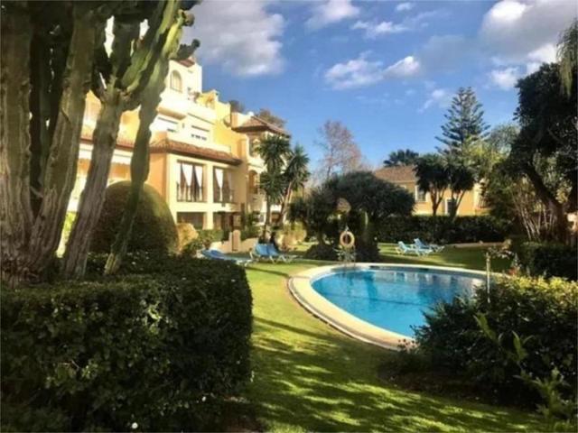 Apartamento en venta en San Pedro de Alcántara, Guadalmina Alta photo 0
