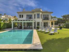 Chalet en venta en Marbella, Marbella Este - Costabella photo 0