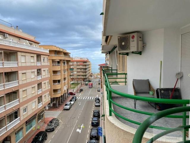 Apartamento en venta en Torrevieja, La Mata photo 0