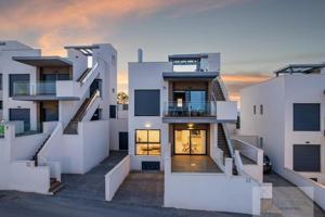 Bungalow en venta en San Miguel de Salinas, Cerro del Sol photo 0