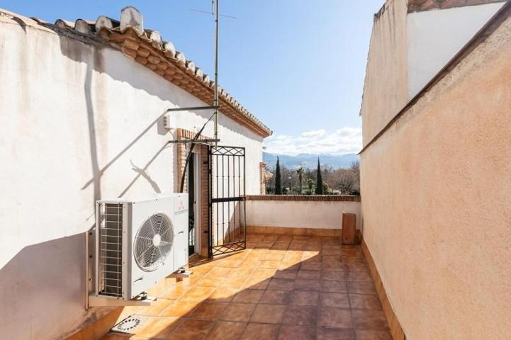 Adosada en venta en Granada, Camino bajo de huetor photo 0