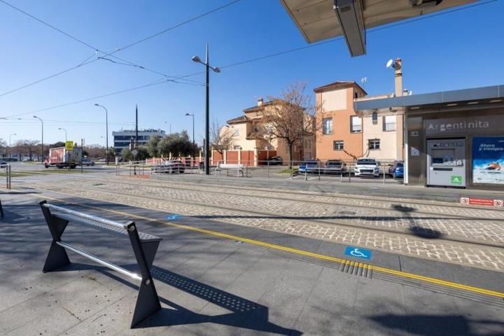 Adosada en venta en Granada, Granada photo 0