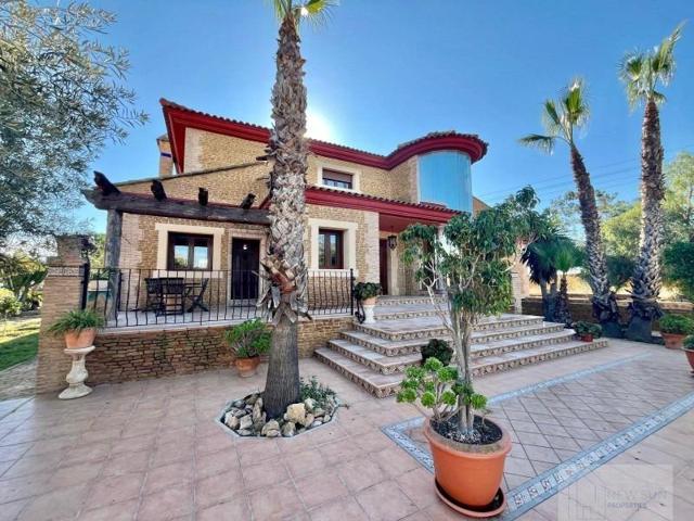 Chalet en venta en Rojales, La Vega Baja photo 0