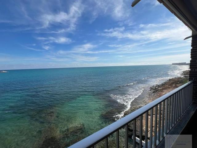 Apartamento en venta en Torrevieja, Playa de los Naufragos photo 0