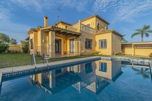 Casa en venta en Marbella photo 0