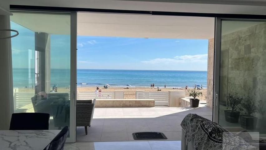 Chalet en venta en Torrevieja, La Mata photo 0