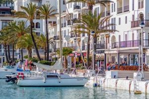 Apartamento en venta en San Luis de Sabinillas, Puerto de la duquesa photo 0