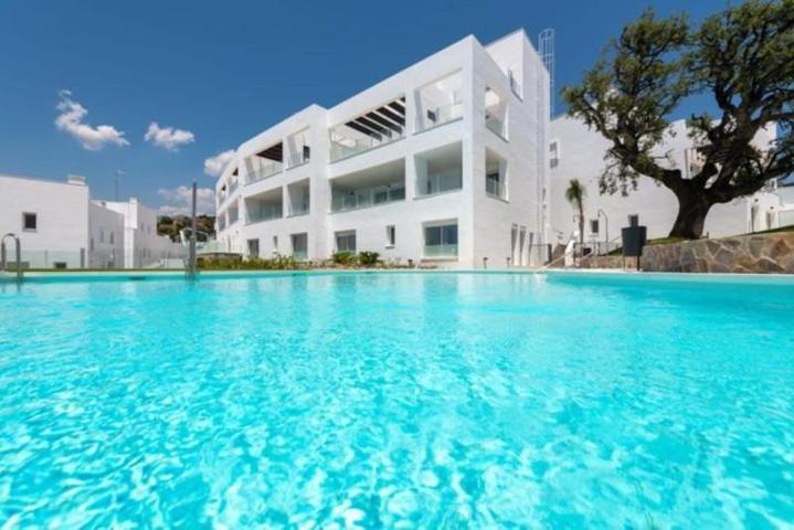 Duplex en venta en Marbella, Marbella Este - Los Altos de los Monteros photo 0