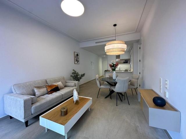 Apartamento en venta en Torrevieja photo 0