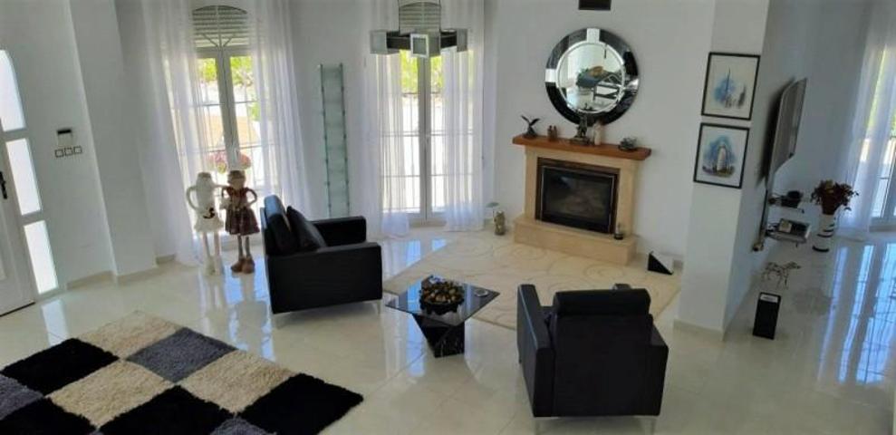 Chalet en venta en Pinoso, Lel photo 0