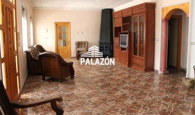 Casa con terreno en venta en Catral, Saliendo hacia Crevillente photo 0