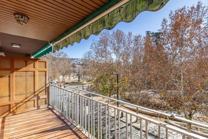 Piso en venta en Granada, Alhamar photo 0