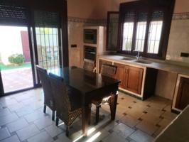 Chalet en venta en Chipiona, Playa de la Regla photo 0