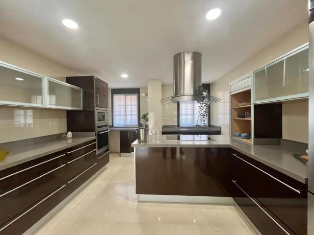 Apartamento en venta en Benalmádena, Nueva Torrequebrada photo 0