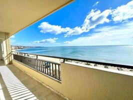 Apartamento en venta en Fuengirola, Paseo Marítimo photo 0