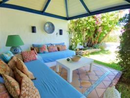 Bungalow en venta en Marbella, Nueva Andalucia photo 0
