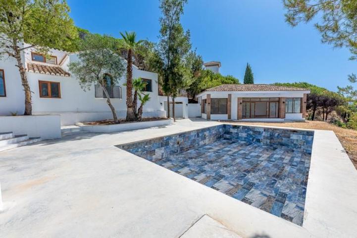 Chalet en venta en Mijas, Valtocado photo 0
