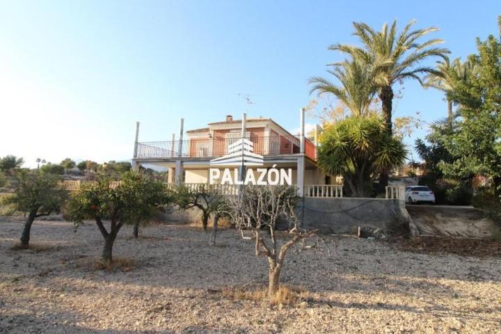 Chalet en venta en Crevillent photo 0