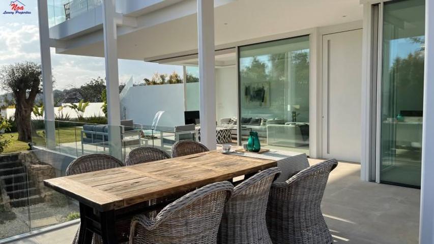Chalet en venta en Marbella, El Capricho photo 0