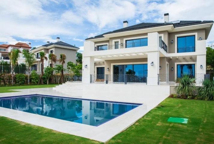 Chalet en venta en Benahavís, Los flamingos photo 0