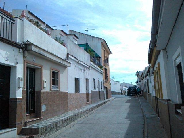 Adosada en venta en Gibraleón, South of spain photo 0