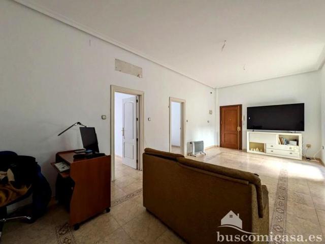 Piso en venta en Linares, Calle Martínez de la Rosa, 23700 photo 0