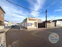 Local comercial en venta en Aldeamayor de San Martín photo 0