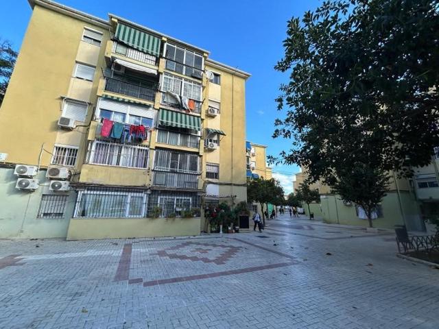 Piso en venta en Málaga, Girón - Las Delicias - Pacífico photo 0