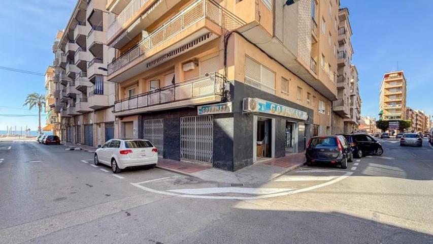 Local comercial en venta en Santa Pola, Calle Almirante Antequera, 03130 photo 0