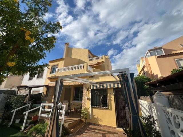 Chalet en venta en Torrevieja photo 0