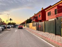 Adosada en venta en Alcalá de Guadaira, Oromana photo 0
