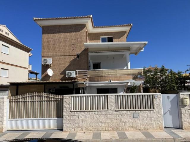 Chalet en venta en Oliva photo 0