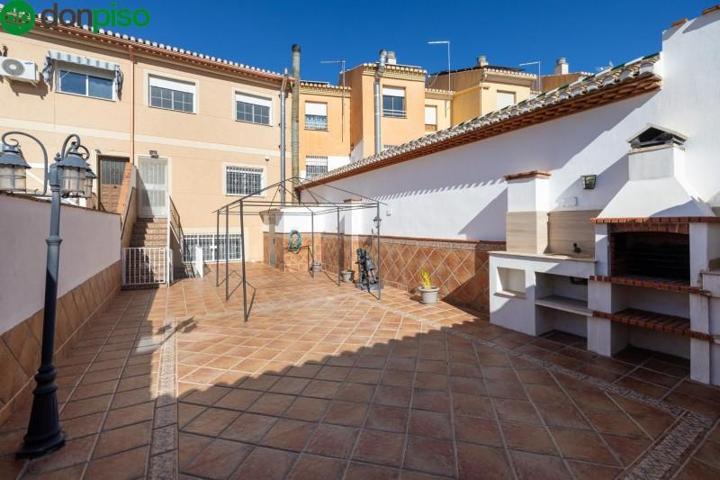 Adosada en venta en Huétor Vega, MUNDO NUEVO photo 0