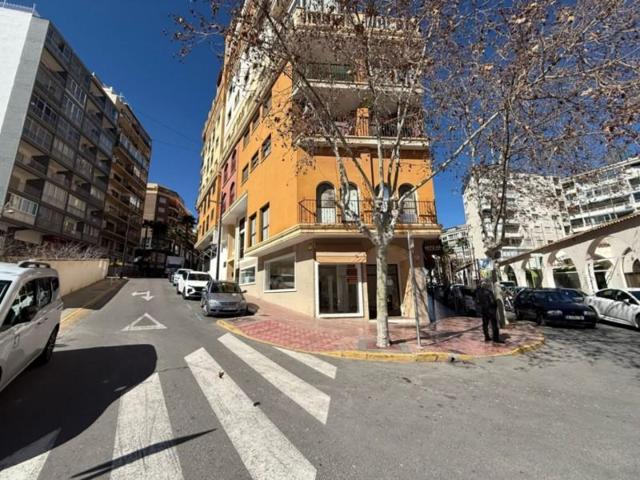 Local comercial en venta en Calpe, Zona Centro photo 0