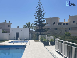 Apartamento en venta en Torremolinos, La Carihuela photo 0