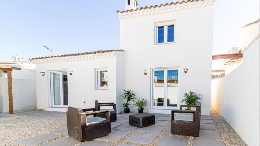 Chalet en venta en Denia, LM HASTA KM.3 photo 0