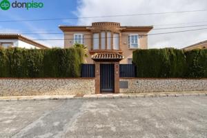 Chalet en venta en Cúllar Vega, El ventorrillo 1 photo 0