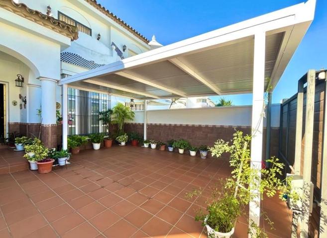 Adosada en venta en Chiclana de la Frontera, El campito photo 0