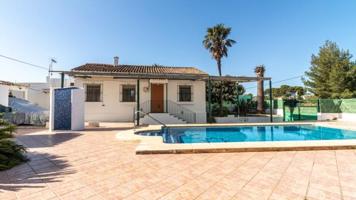 Chalet en venta en Denia photo 0