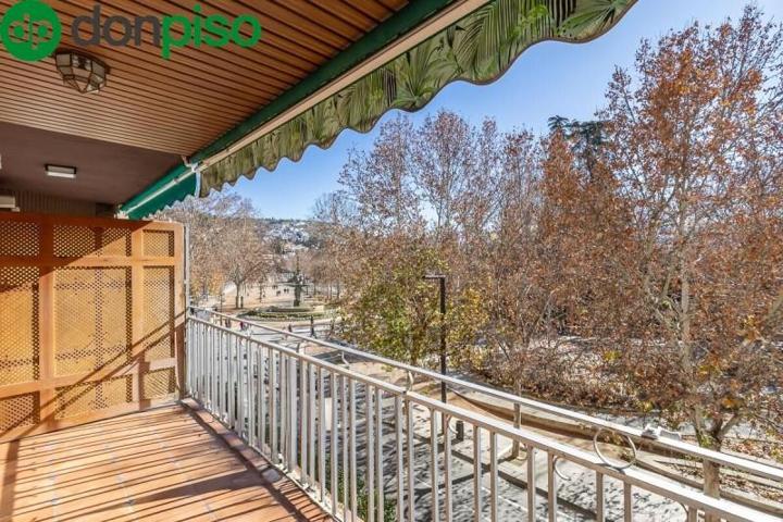 Piso en venta en Granada, Acera Del Darro photo 0