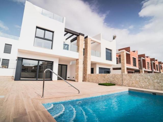 Chalet en venta en Pilar de la Horadada photo 0