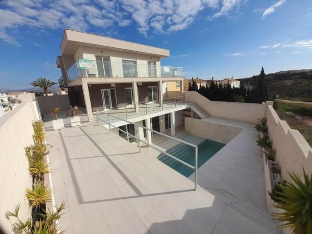 Chalet en venta en Santa Pola photo 0