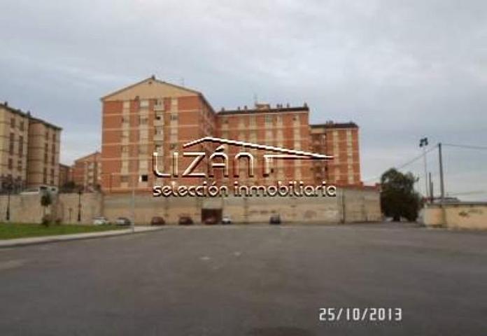 Local comercial en venta en Oviedo, Oviedo photo 0