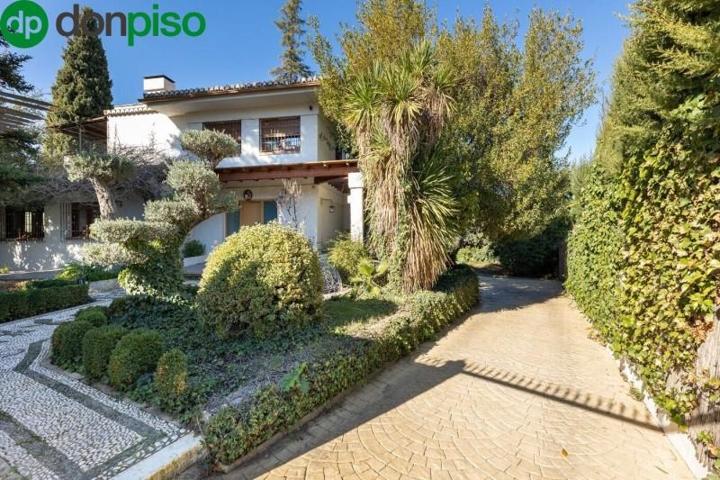 Chalet en venta en Albolote, Vega de granada zona noroeste photo 0