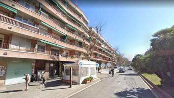 Edificio en venta en Badalona, La Salut - Lloreda photo 0