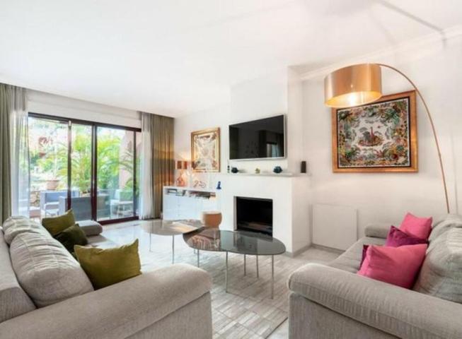 Casas de pueblo en venta en Marbella, Marbella Golden Mile - Jardines de las Lomas photo 0