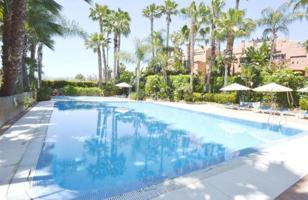Casas de pueblo en venta en Marbella, Marbella Golden Mile - Altos de Puente Romano photo 0