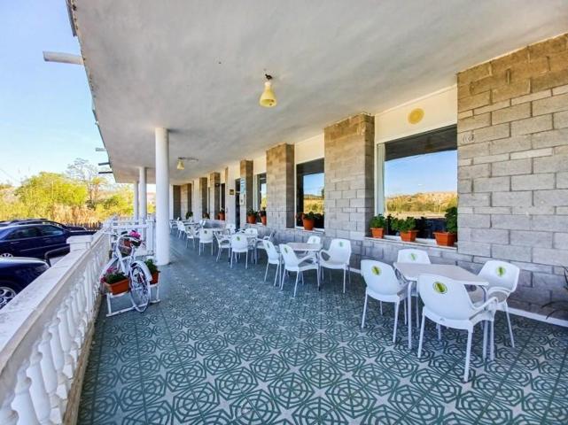 Edificio en venta en Tarragona, La Mora photo 0