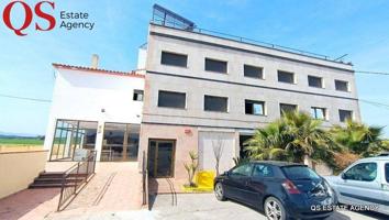 Edificio en venta en Vidreres, Vidreres photo 0