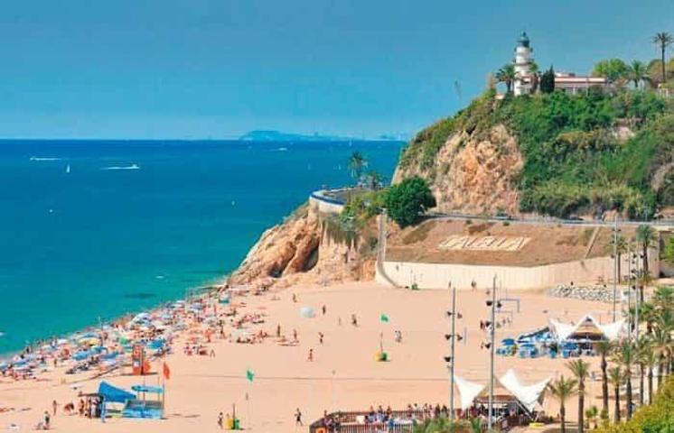 Edificio en venta en Calella, Turisme photo 0
